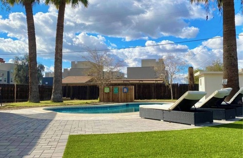 North Mountain House | Pets Allowed+Oasis Home w/2BR & 4BDs w/Pool & BBQ & Events allowed