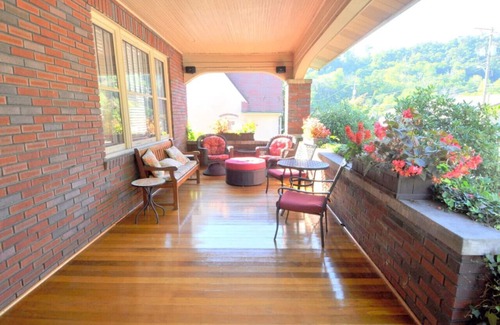 Berkeley Springs House | Pets, hot tub, screen porch, wifi, fenced yard, king bed, town