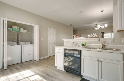 Southeast Raleigh House | Pets Welcome: Townhome w/Patio in Raleigh!