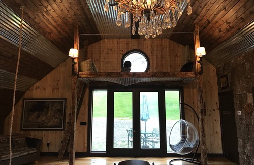 Sugar Grove Cabin | Petting Zoo & Ziplines, HOT TUB,1000+ ft Trout creek & HUGE Slip n Slide!