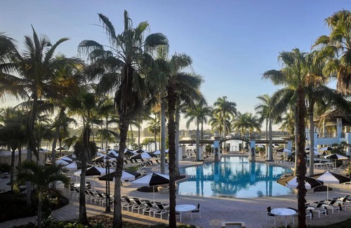 Hunt Club Hotel | PGA National Resort, Pool View Room Two Queen Room, Fun for All Ages