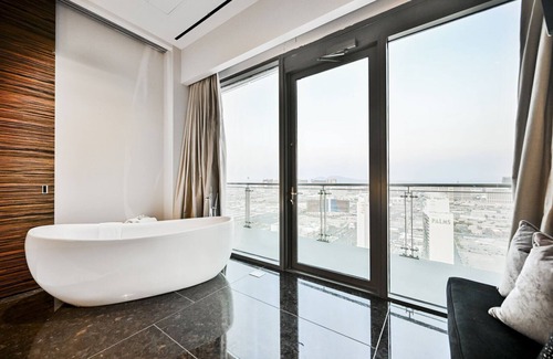 Las Vegas Apartment | PH57th Floor Luxury Penthouse | StripView/Jacuzzi
