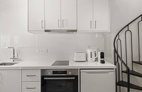 Paphos Apartment | Phaedrus Living: Alkminis Seaside Suites Praia