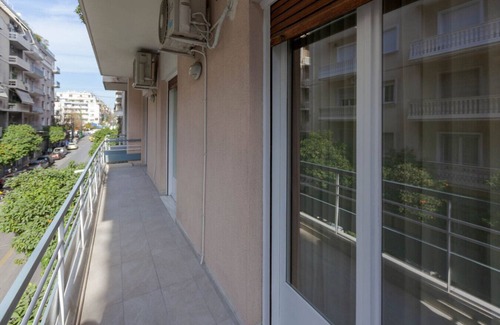Platia Viktorias Apartment | Phaedrus Living: Athens Metsovou Residence