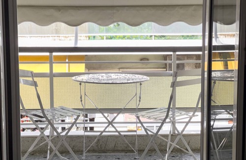 Makrigianni Apartment | Phaedrus Living: Koukaki Verdant Marble