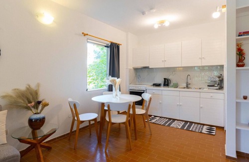Saronida Apartment | Phaedrus Living: Saronida Seaside Flat