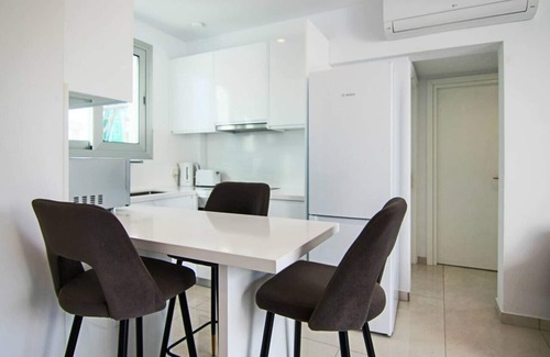 Paphos Apartment | Phaedrus Living Seaside Executive Flat Harbour 208