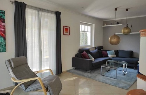 Altperlach House | Phantastisches Haus mit Pool Direkt in München