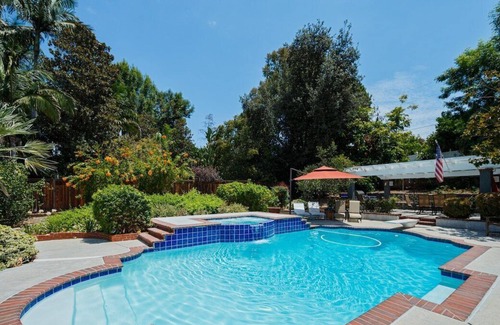 East Whittier House | Phenomenal space centrally located minutes form everything