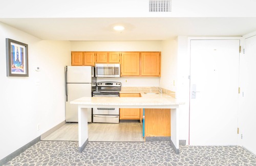 Primos Secane Apartment | Philadelphia Suites-Extended Stay
