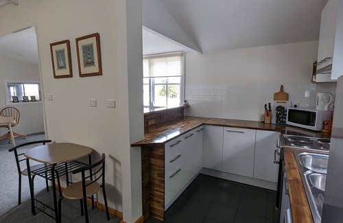 Smiths Beach Apartment | PHILLIP ISLAND Smiths Beachn2BR Fully Equip ApartmentnWalk 1min Beach 5min Track