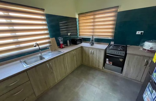 North Kaneshi Apartment | PHILLIPA'S PLACE with Wi-Fi, AC in phenomenal Accra. ESCAPE.RELAX.REPEAT
