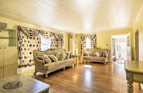 Upper Darby House | Philly Getaway in Upper Darby w/ Furnished Deck!