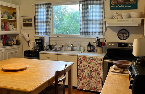 Phoenicia House | Phoenicia 1890 Bear Cottage, up to sleeps eight