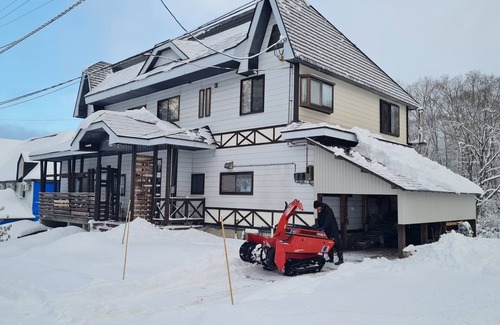 Myoko Ski Chalet | Phoenix Lodge Myoko - located close to ski resorts & includes daily transfers