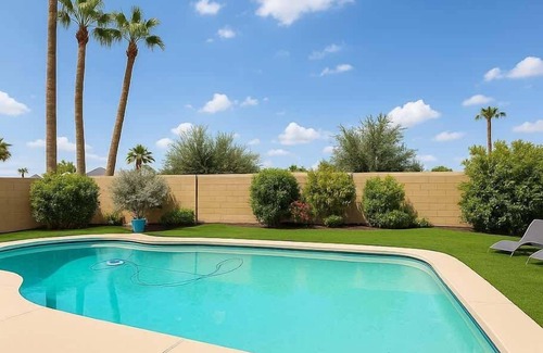 North Mountain House | Phoenix Retreat Family Pool, Fire Pit Golf