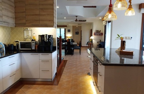 Choeng Thale Villa | Phuket private pool 4 bedrooms villa