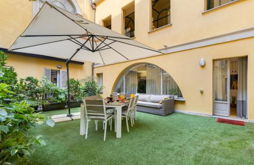 Historic Centre Apartment | Piazza Castello 200 sqm - Terrace - Jacuzzi