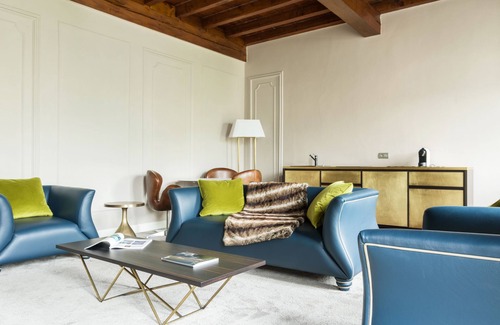 Como City Centre Apartment | Piazza Cavour - Luxury Lake View Apartment
