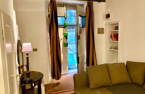Rome City Centre Apartment | Piazza Navona Enchanting Loft