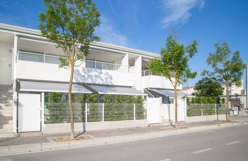 Faro Apartment | PIAZZA NEMBER MARINA PONENTE WITH PRIVATE GARDEN