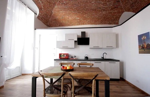 Historic Centre Apartment | Piazza Vittorio 13 apartment