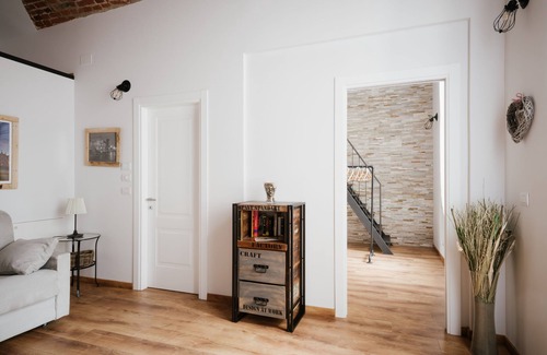 Historic Centre Apartment | Piazza Vittorio 13 apartment