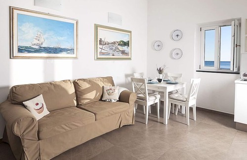 Chiavari Apartment | Piazzetta dei Pescatori Ancient House Gotuzzo apartment, 'Il Brigantino'