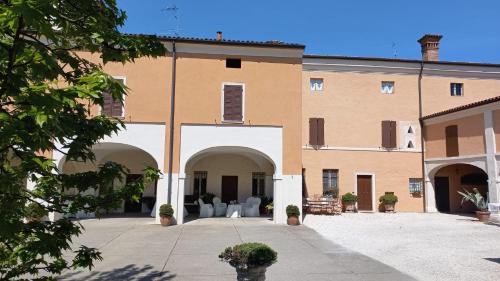 Corticelle Pieve Bed & Breakfast | Piccola Corte Antica