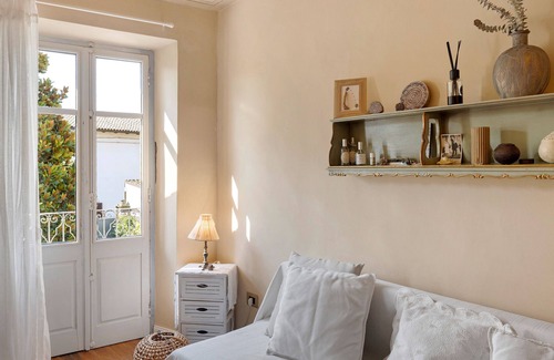 Casorzo Apartment | 'Piccola' Room with Shared Terrace, Shared Garden and Wi-Fi