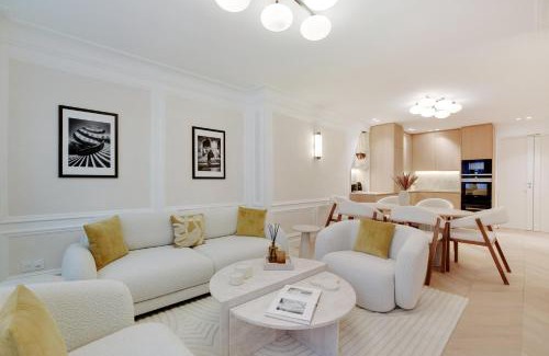 Quartier du Faubourg-Montmartre Apartment | Pick A Flat's apartment in Opéra- Rue Lafitte