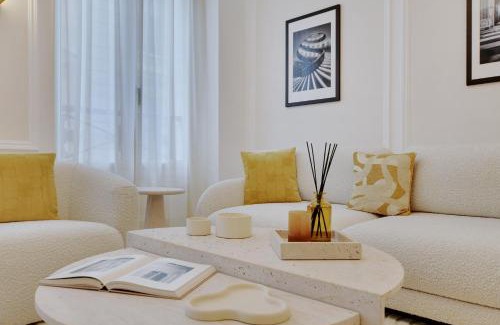 Quartier du Faubourg-Montmartre Apartment | Pick A Flat's apartment in Opéra- Rue Lafitte