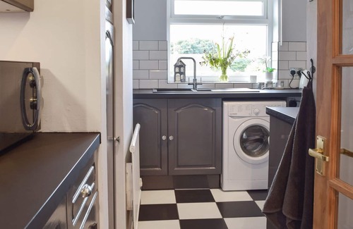 St Davids Cottage | Picked for its location within St Davids and walking distance to the beach and coastline.