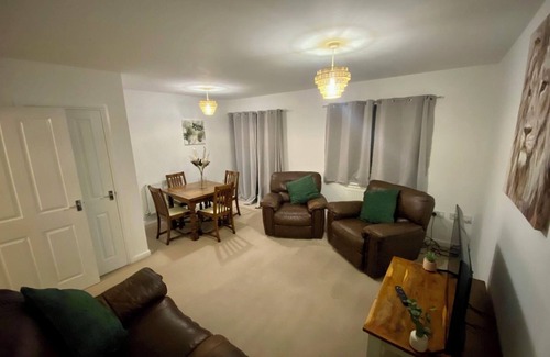 Andover House | PIcket House - Andover - 3 bedroom with garden in quiet area close to centre