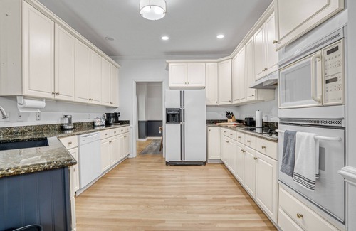 High Point House | Pickleball, Basketball, Movie Theater, King Beds