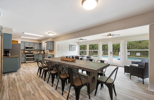 Georgetown House | Pickleball, Heated pool, Hot tub, 2.5 Acres full of oaks