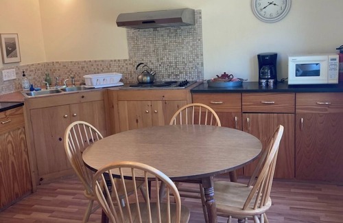 Brooklin House | Pickwick Cottage - Conveniently-Located in Brooklin