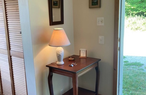 Brooklin House | Pickwick Cottage - Conveniently-Located in Brooklin