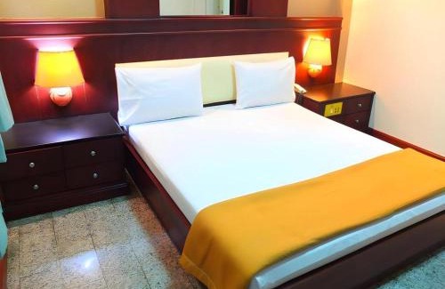 Tha Thaewawong Hotel | Picnic Sriracha Hotel