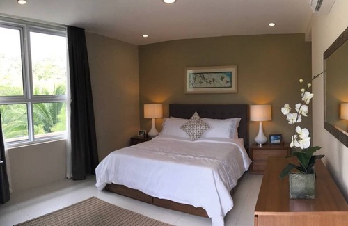 Nasugbu Apartment | Pico de Loro Beach and Country Club 3brCaa41Lagoon