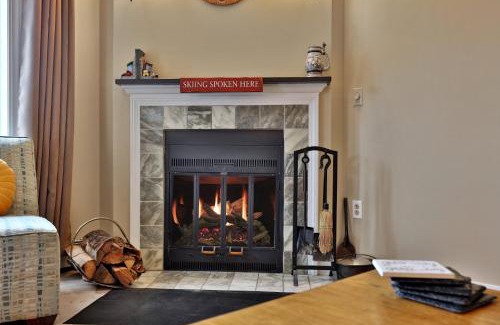 Killington House | Pico Mountain Condo C-307 - 1 BR, 1BA Steps to Pico Ski Slopes, Bus to Killington