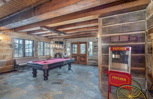 Mountain Village House | PICTURE PERFECT- Stunning Ski-In/Out Trailside Manor Perfect for Groups