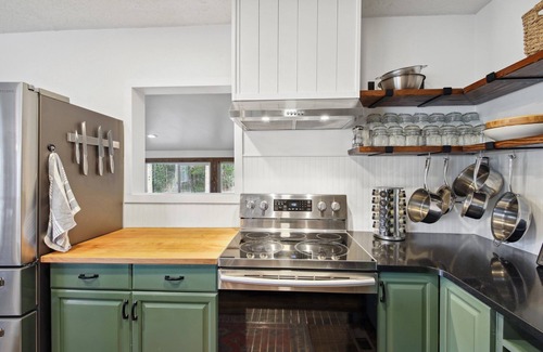 Golden Gate Canyon Cabin | Picturesque 4BR/3BA Sanctuary w/Hot tub+Fire pits @8600ft - GGC State Park!