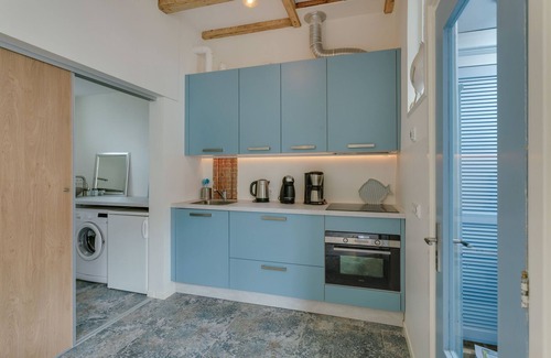 Scheveningen Badplaats House | Picturesque fisherman's house near the beach