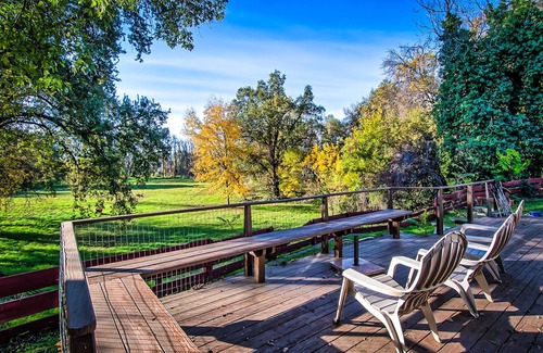 Anderson House | Picturesque Getaway on the Sacramento River - Perfect for Groups and Families