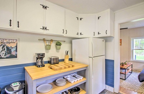 Bartlett House | Picturesque Retreat on 1 Acre w/Gas Grill!