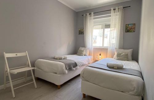 Cova da Piedade Apartment | Piedade Central Apartment with Terrace