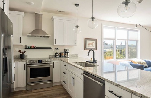 Batesville Apartment | Piedmont Place 303| Lux Vineyard & Brewery Getaway in the Heart of Crozet | Pet Friendly