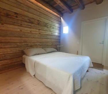 Muurame Apartment | Pieni asunto maalla navettarakennuksessa.