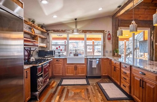 Payson House | Pieper Mansion - Historic Charm & Modern Comfort!